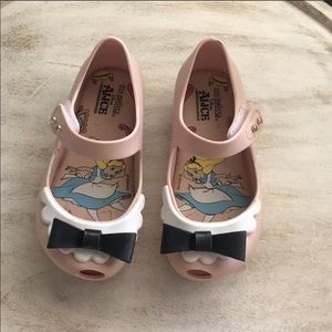 Mini Melissa size 8 dress shoes.